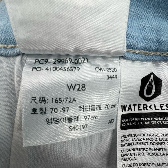 Levi's Rhinestone Embellished Distressed Bermuda Jean Shorts Size 28 Women’s - Picture 6 of 8